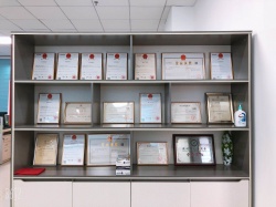 創思維CSW證書墻